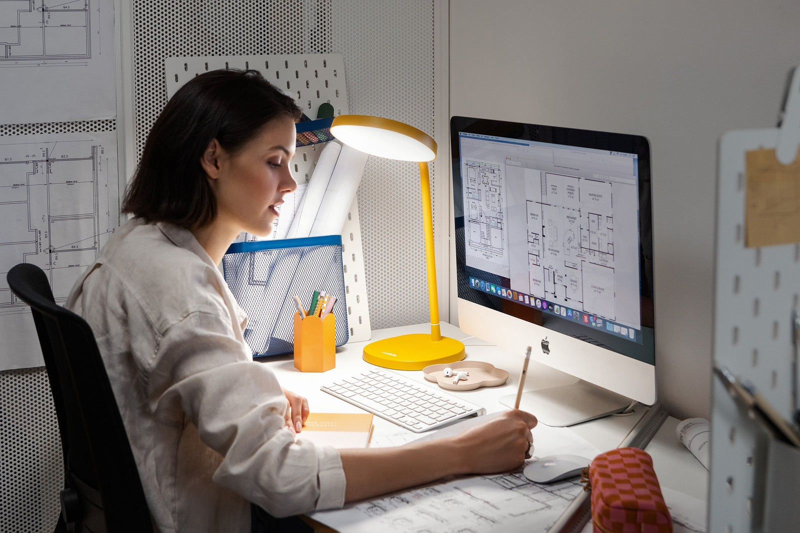 Advice from an ophthalmic surgeon: what to look for in a desk lamp for visual comfort